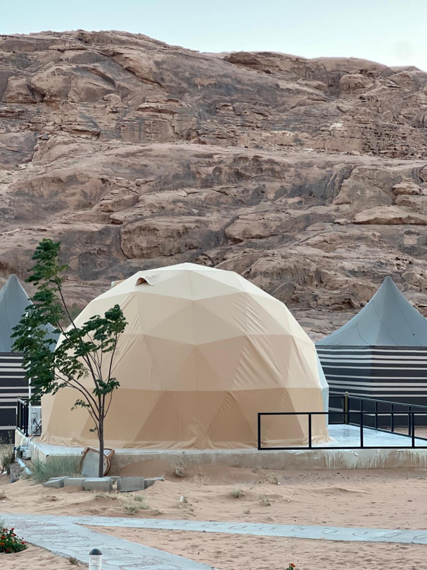 Magic Mountain Camp Apartment Wadi Rum Bagian luar foto
