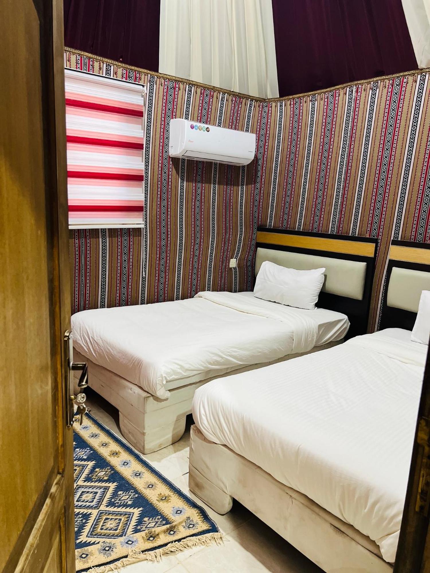 Magic Mountain Camp Apartment Wadi Rum Bagian luar foto