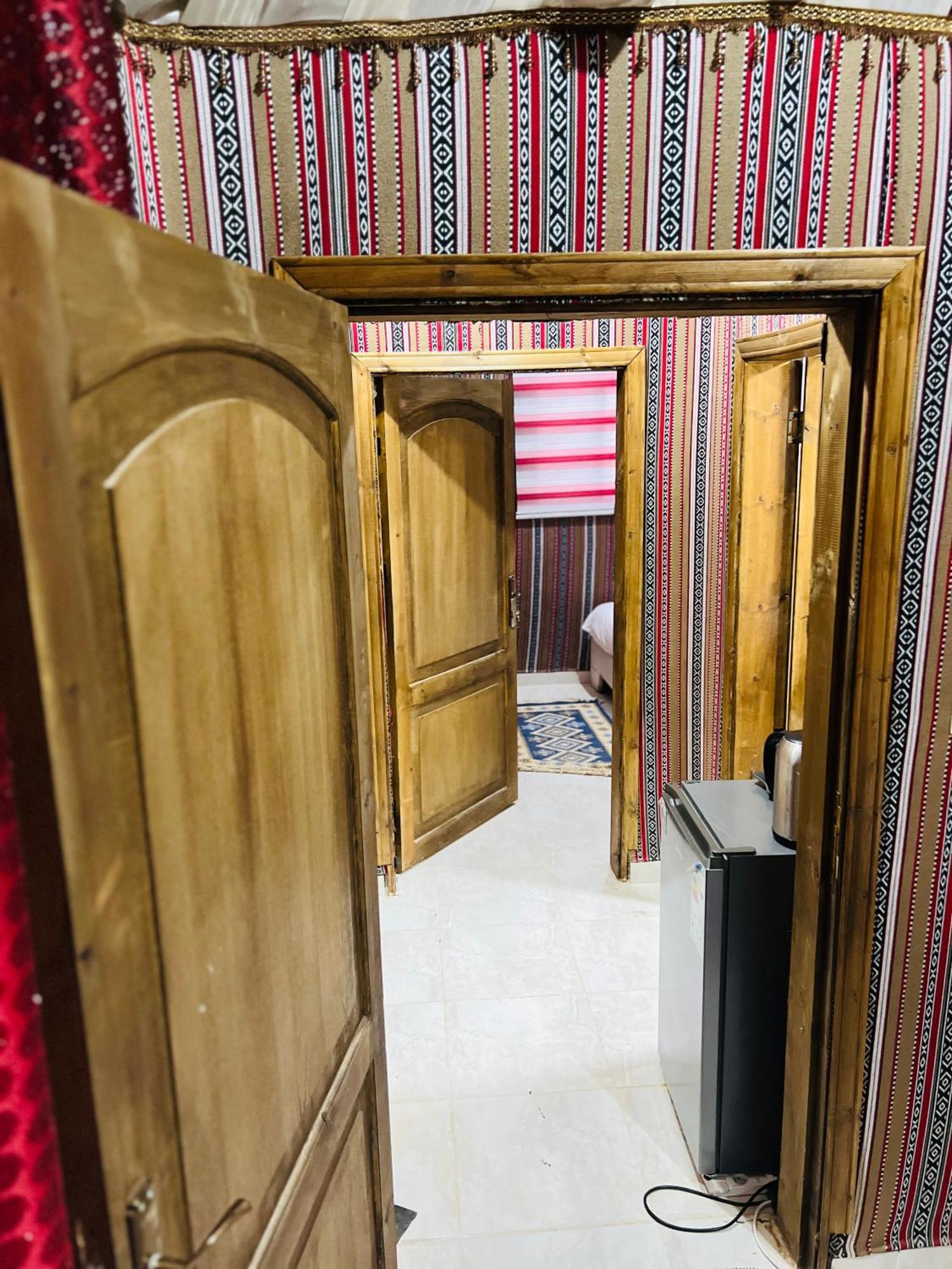 Magic Mountain Camp Apartment Wadi Rum Bagian luar foto
