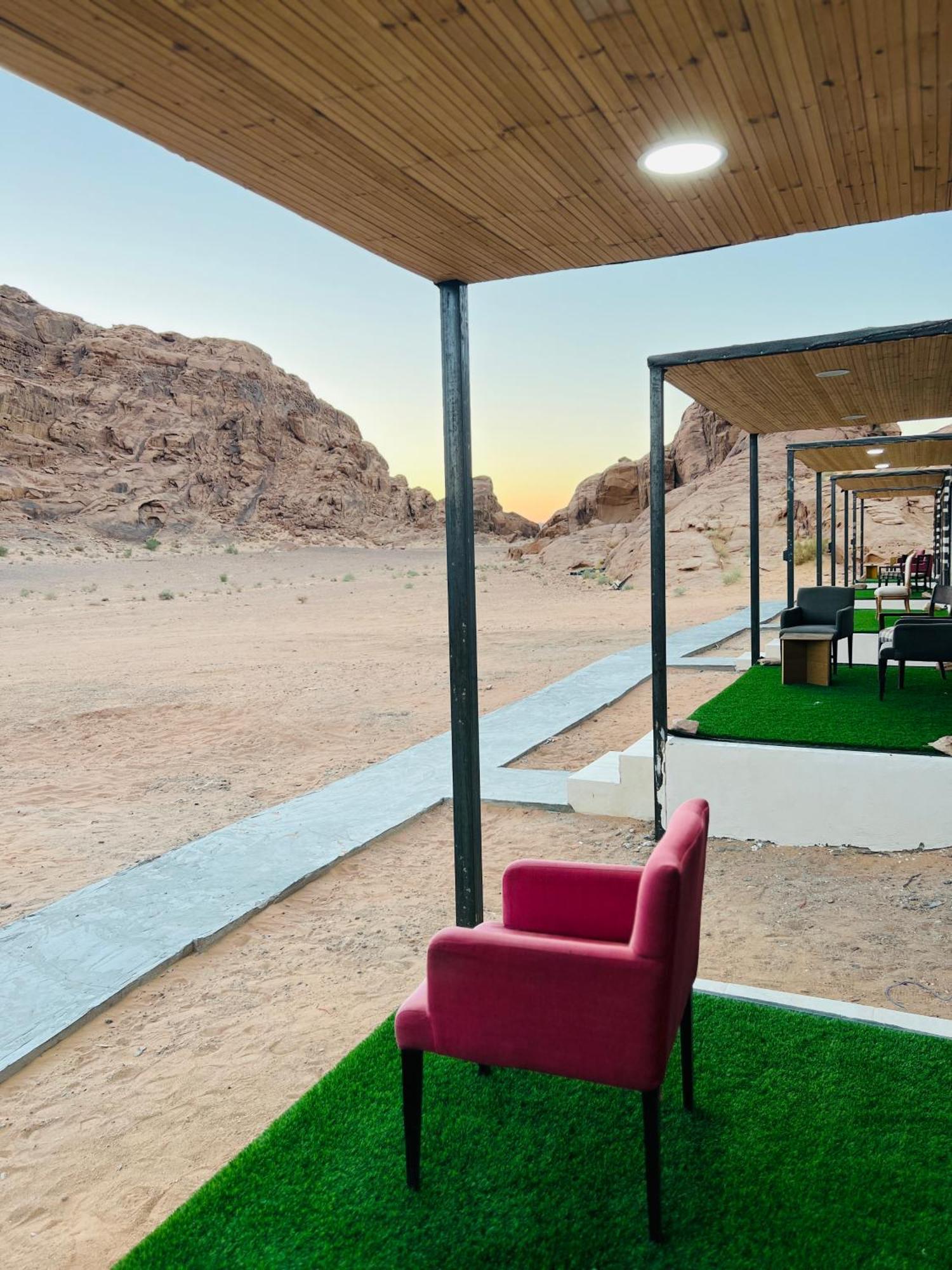 Magic Mountain Camp Apartment Wadi Rum Bagian luar foto