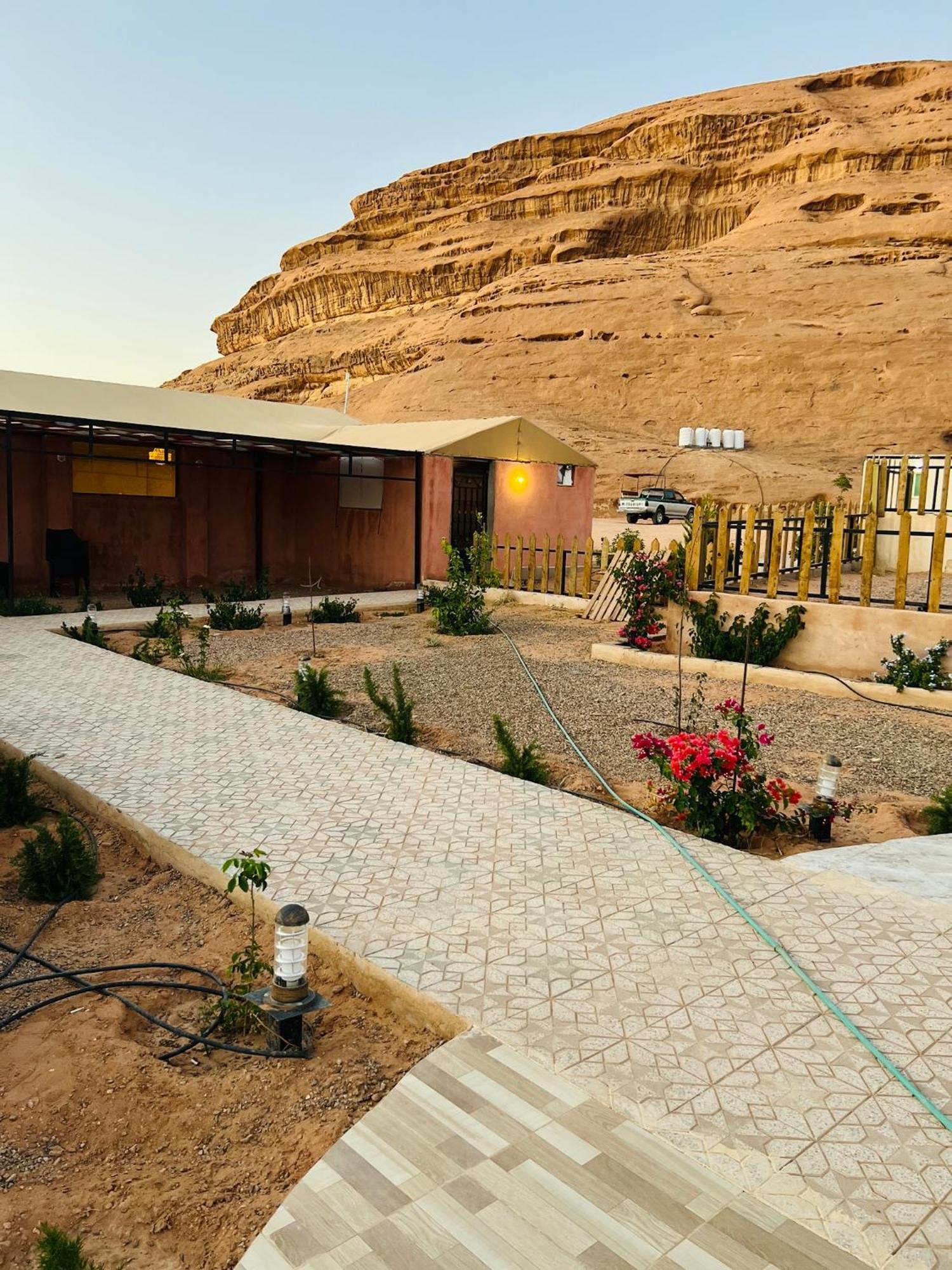 Magic Mountain Camp Apartment Wadi Rum Bagian luar foto