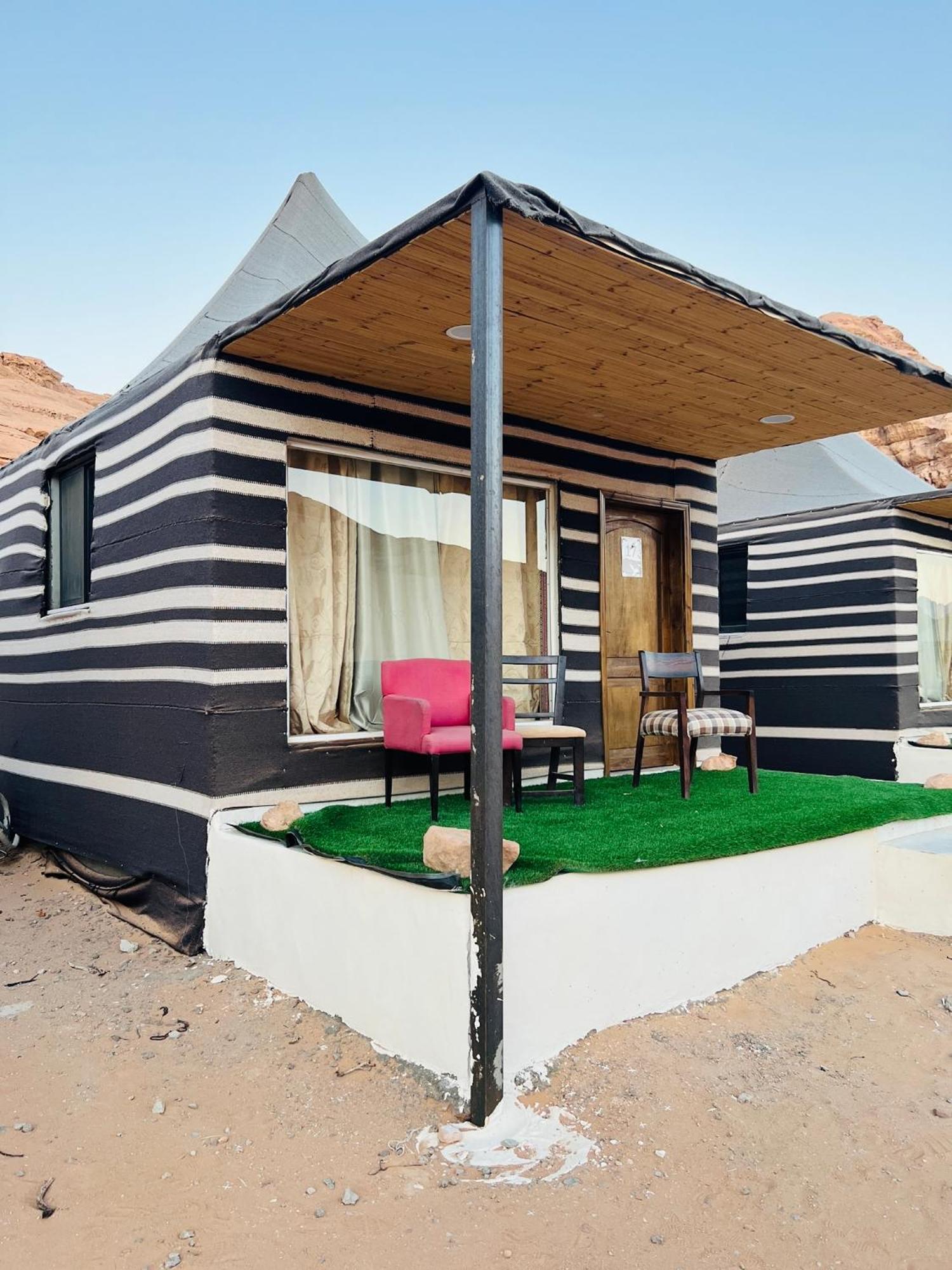 Magic Mountain Camp Apartment Wadi Rum Bagian luar foto
