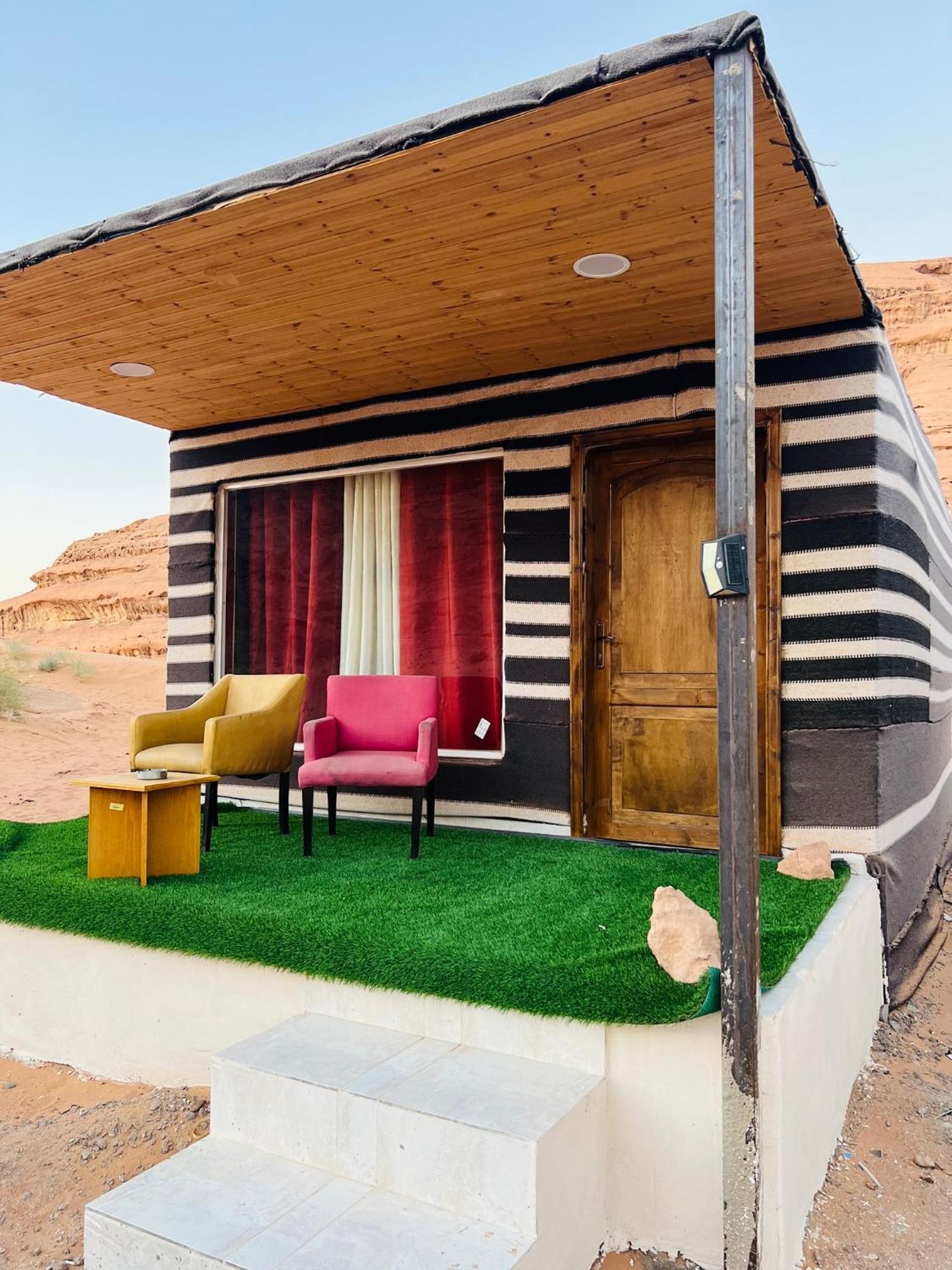 Magic Mountain Camp Apartment Wadi Rum Bagian luar foto