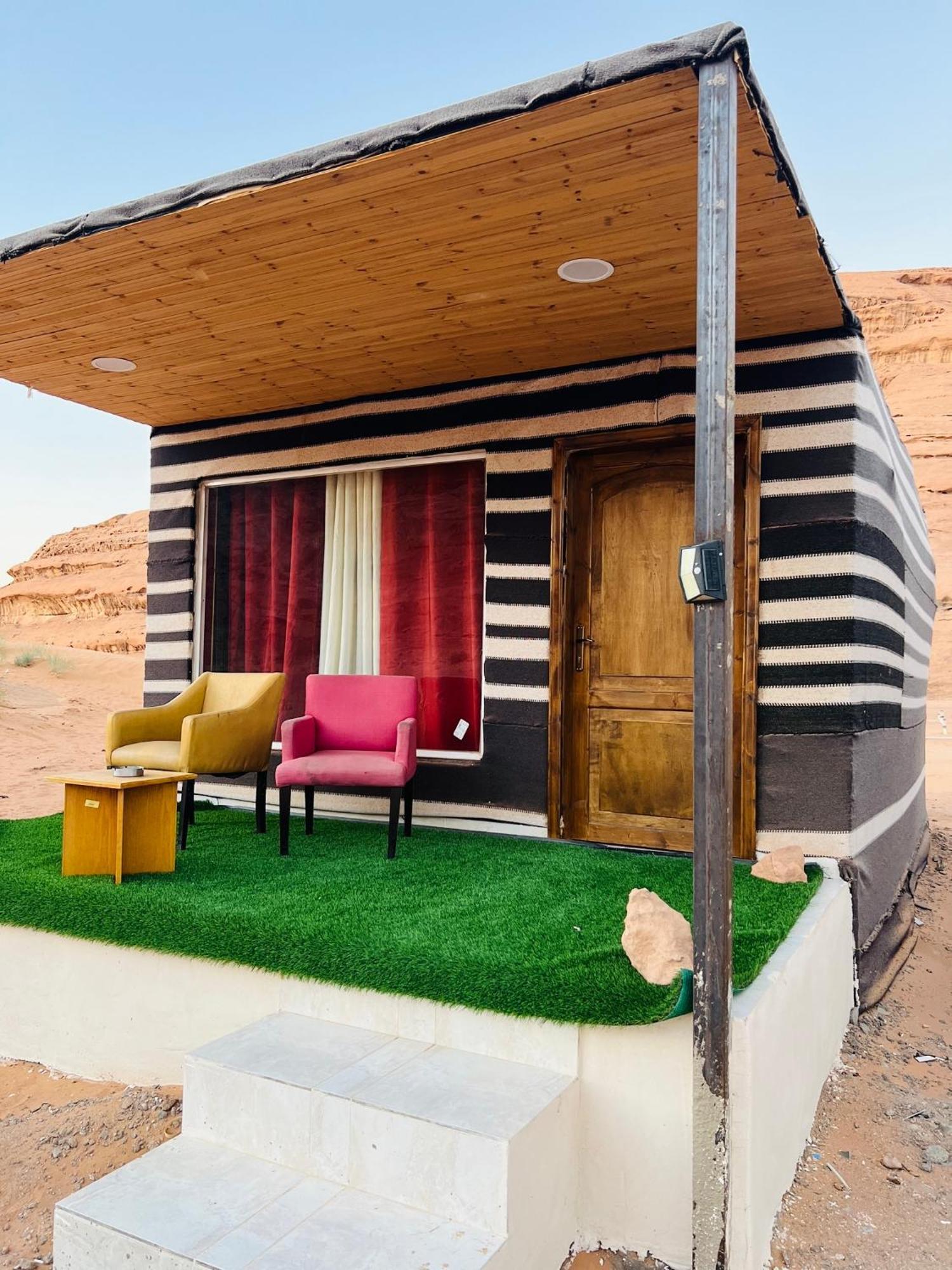 Magic Mountain Camp Apartment Wadi Rum Bagian luar foto