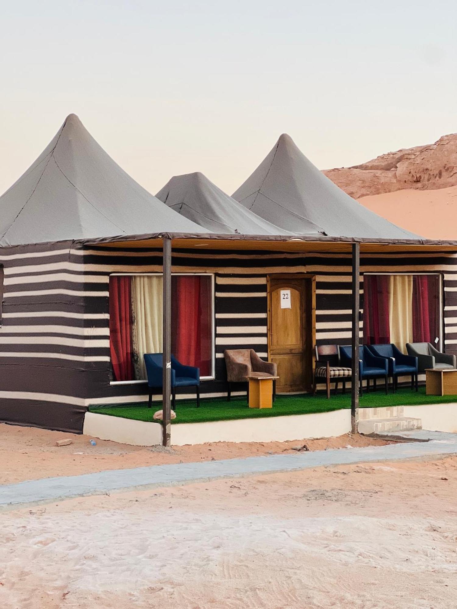 Magic Mountain Camp Apartment Wadi Rum Bagian luar foto