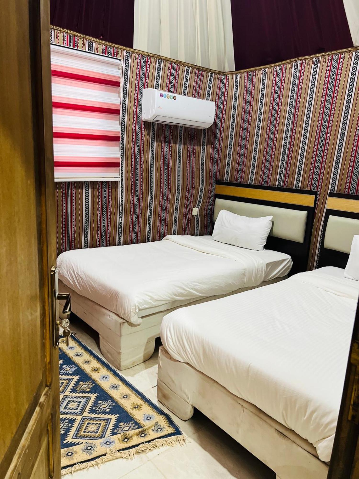 Magic Mountain Camp Apartment Wadi Rum Bagian luar foto