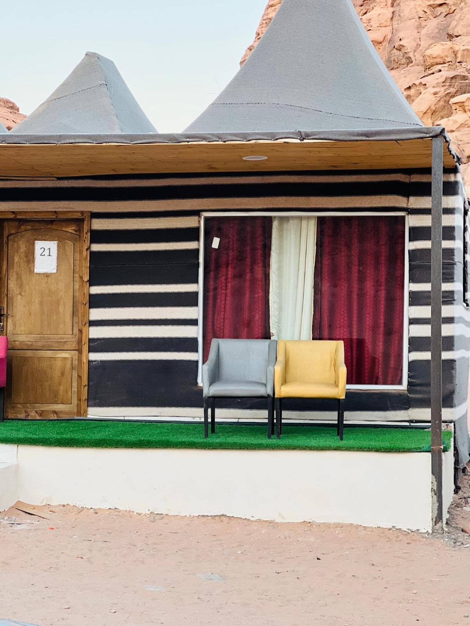 Magic Mountain Camp Apartment Wadi Rum Bagian luar foto
