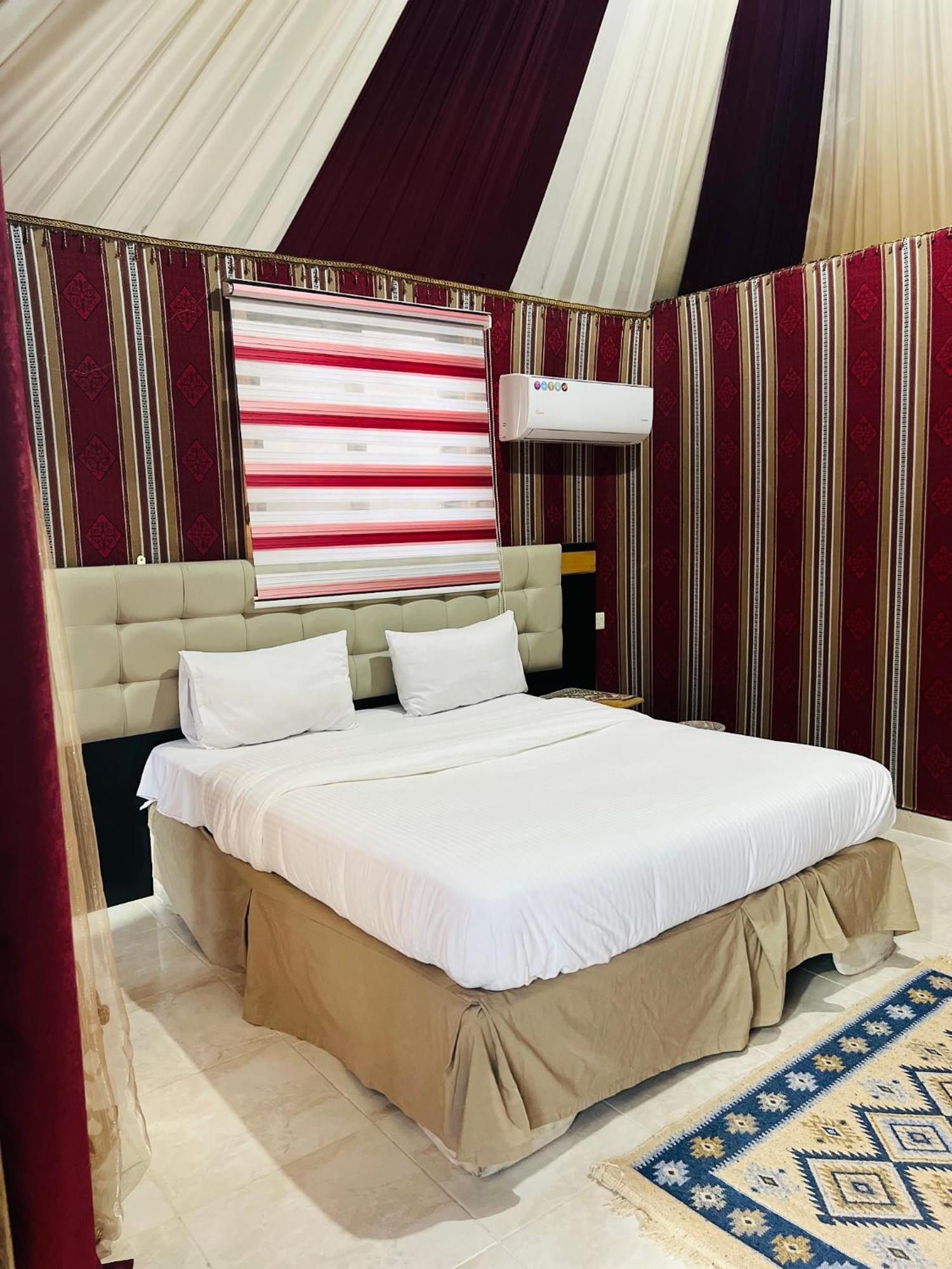 Magic Mountain Camp Apartment Wadi Rum Bagian luar foto