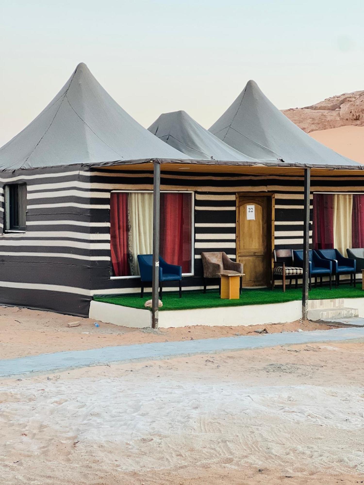 Magic Mountain Camp Apartment Wadi Rum Bagian luar foto