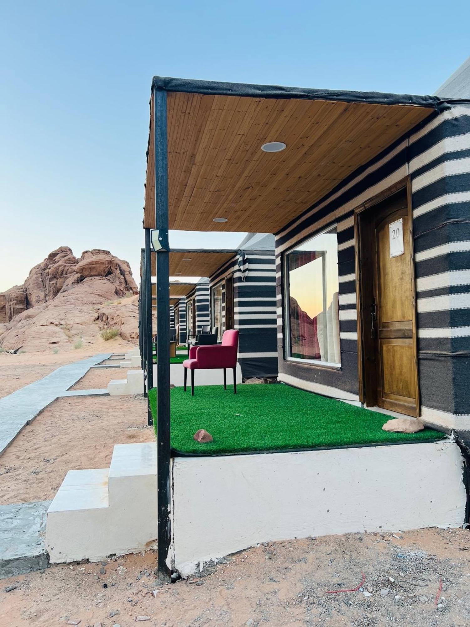 Magic Mountain Camp Apartment Wadi Rum Bagian luar foto